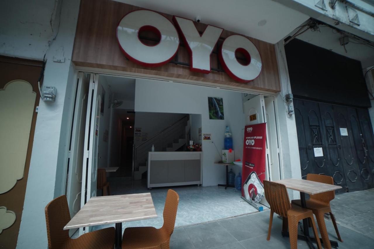 Oyo 90830 Multatuli Guest House Medan Exterior foto