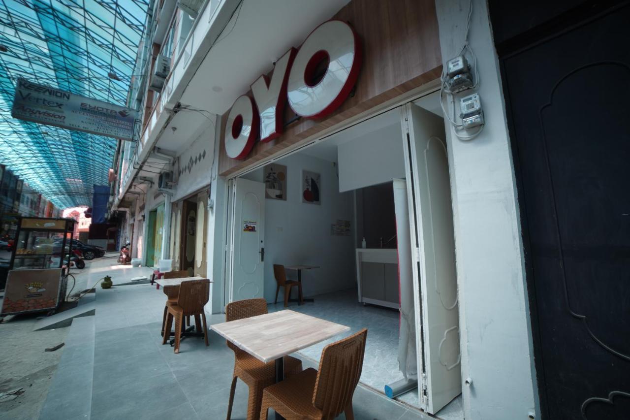 Oyo 90830 Multatuli Guest House Medan Exterior foto