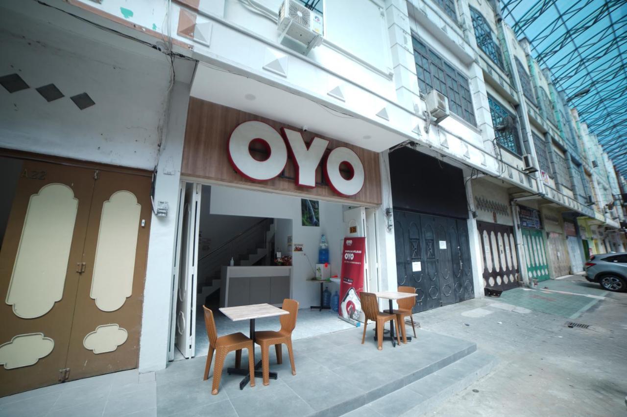 Oyo 90830 Multatuli Guest House Medan Exterior foto