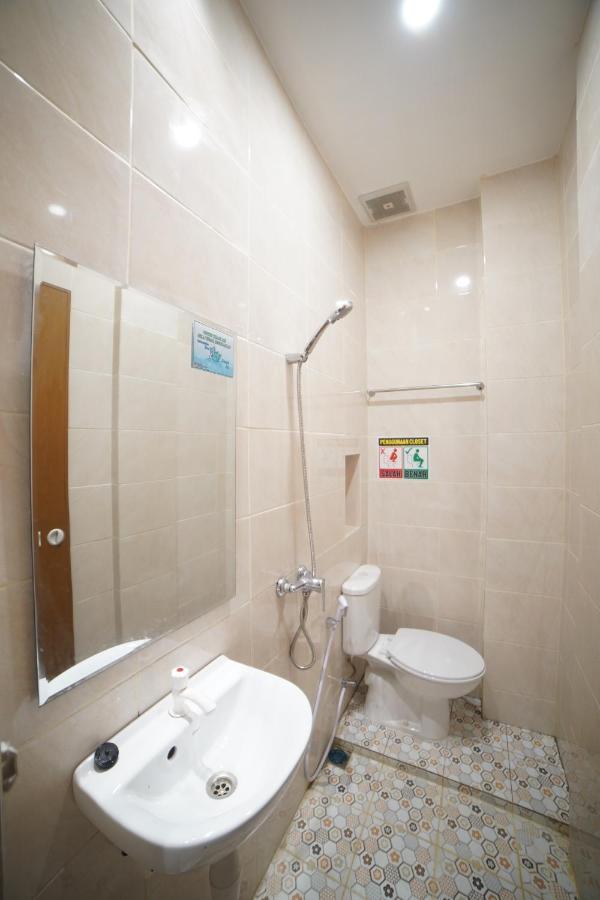Oyo 90830 Multatuli Guest House Medan Exterior foto