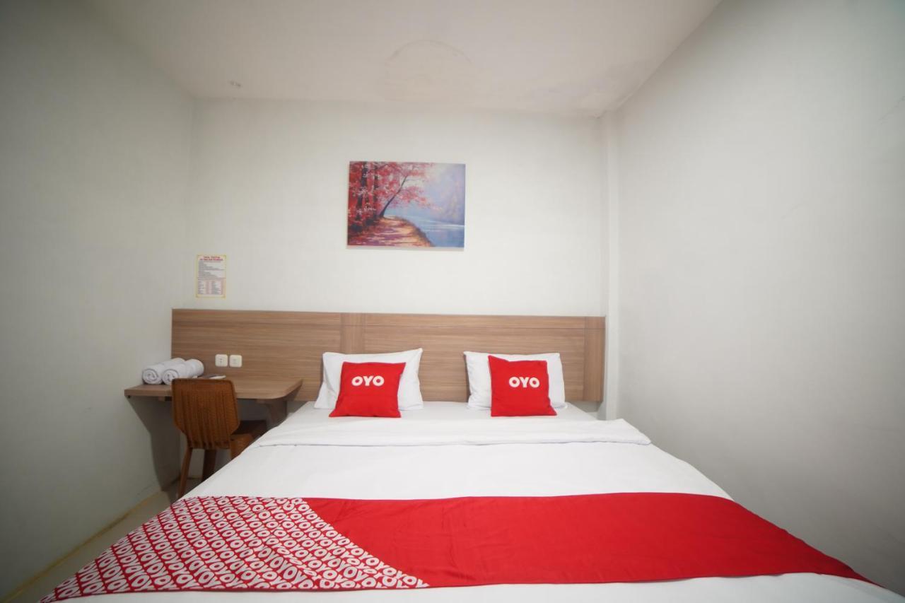 Oyo 90830 Multatuli Guest House Medan Exterior foto