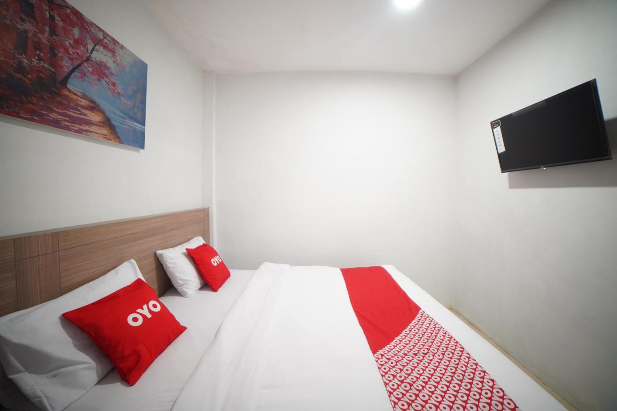 Oyo 90830 Multatuli Guest House Medan Exterior foto